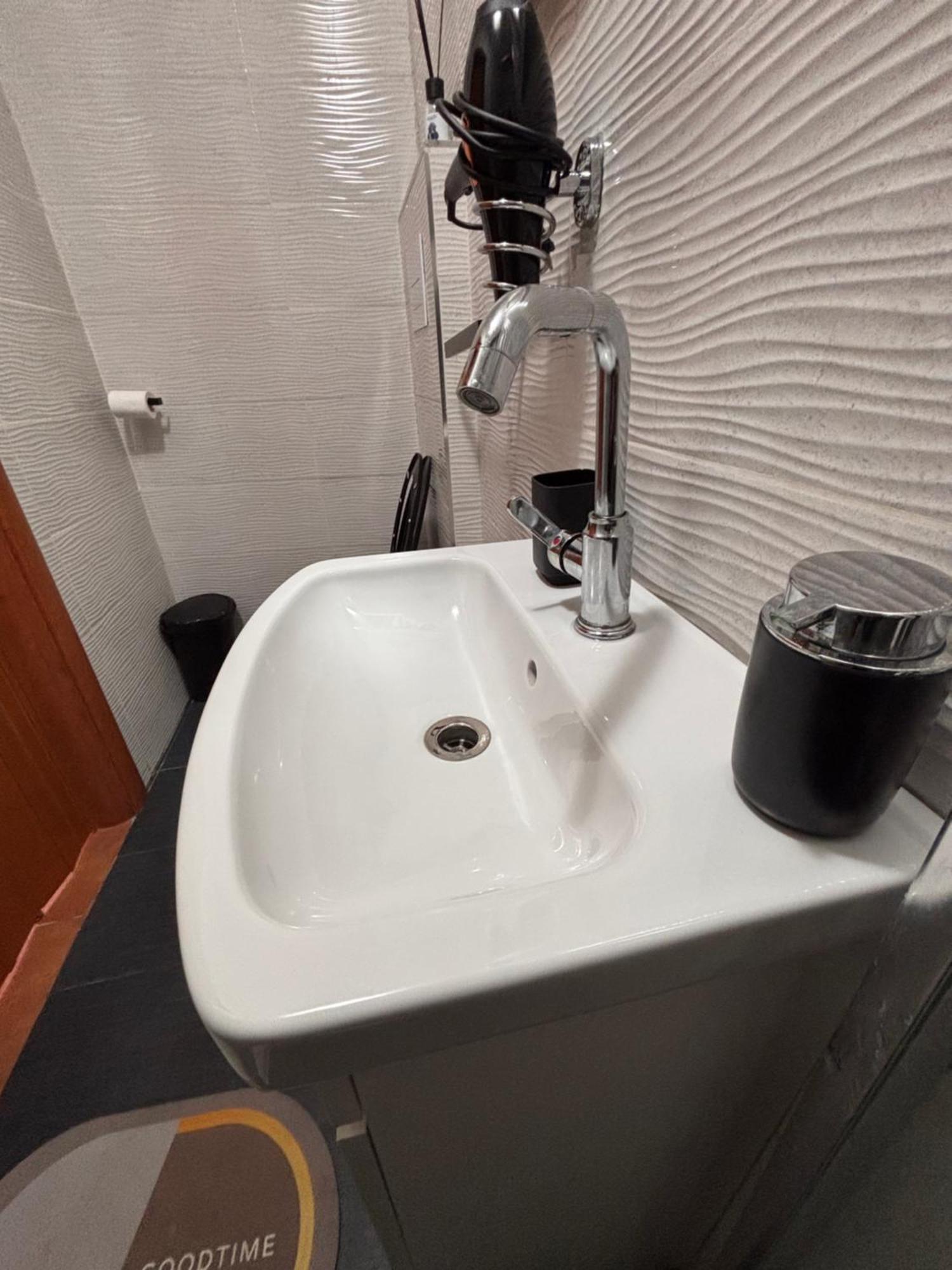 Lisaapartmenthouseסלרנו מראה חיצוני תמונה